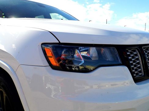 Used 2018 Jeep Grand Cherokee Altitude image 8