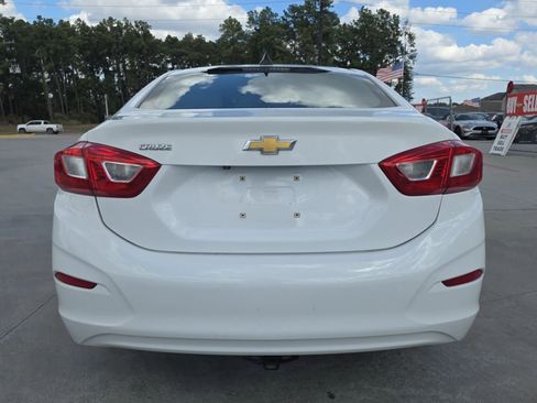 Used 2017 Chevrolet Cruze LS FWD image 43