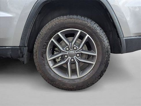 Used 2019 Jeep Grand Cherokee Limited w/ Luxury Group II AWD/4WD image 9