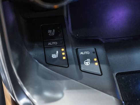 Used 2023 Lexus LX 600 4WD w/ Luxury Package image 25