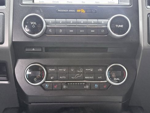 Used 2018 Ford Expedition Max XLT w/ Equipment Group 202A RWD image 61