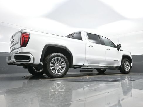Used 2023 GMC Sierra 1500 Denali w/ Technology Package AWD/4WD image 31