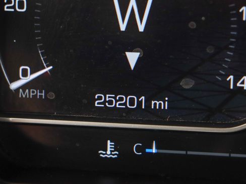 Used 2024 GMC Sierra 1500 AT4 w/ Technology Package image 17