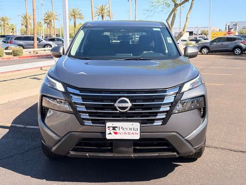 Certified 2025 Nissan Rogue SV FWD image 9