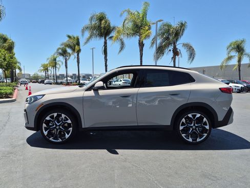 New 2026 BMW X2 xDrive28i w/ Technology Package AWD/4WD image 7