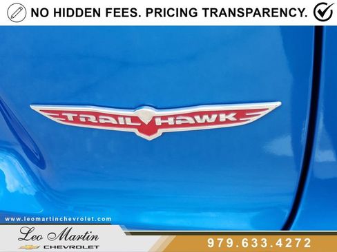 Used 2022 Jeep Cherokee Trailhawk AWD/4WD image 6
