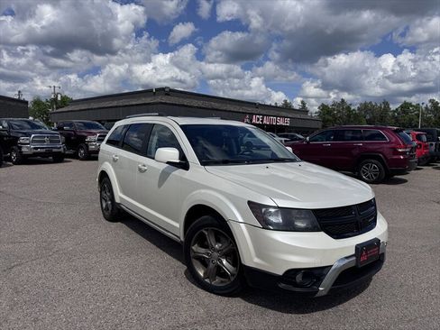 Used 2017 Dodge Journey Crossroad w/ Popular Equipment Group AWD/4WD image 2