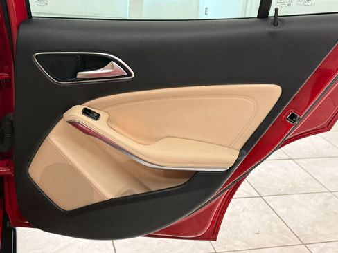 Used 2017 Mercedes-Benz GLA 250 image 21