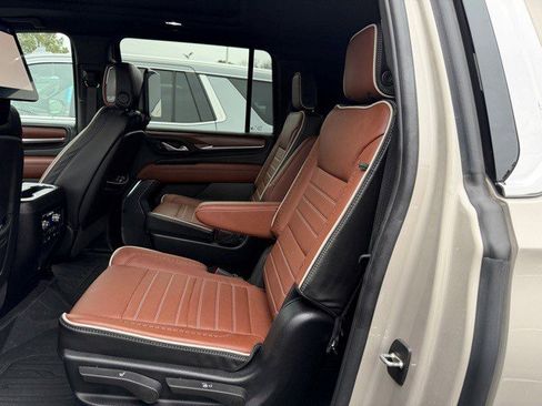 Certified 2023 GMC Yukon XL Denali Ultimate w/ LPO, Floor Liner Package image 13
