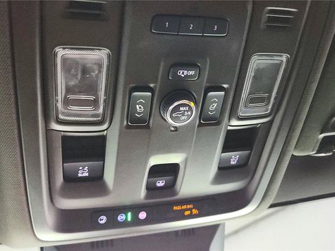 Used 2022 Cadillac Escalade Premium Luxury w/ Performance Package AWD/4WD image 33