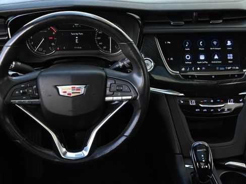 Used 2020 Cadillac XT6 Premium Luxury image 13