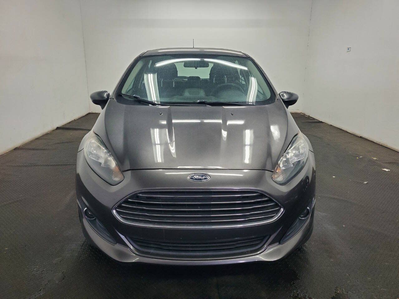 Used 2019 Ford Fiesta SE w/ Equipment Group 201A FWD image 2