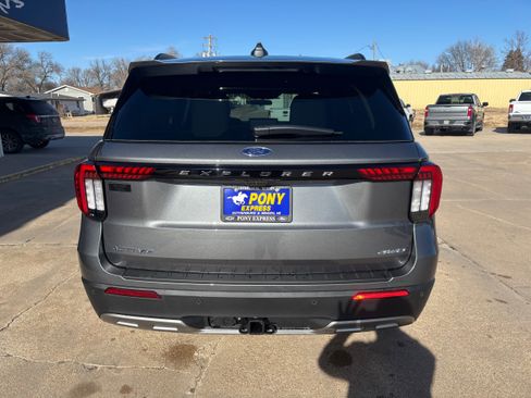 New 2026 Ford Explorer Active w/ Active Comfort Package image 4