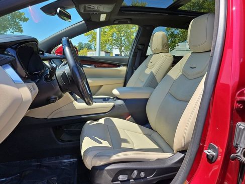 Certified 2019 Cadillac XT5 Premium Luxury w/ Driver Assist Package FWD image 13