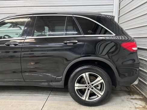 Used 2019 Mercedes-Benz GLC 300 4MATIC image 5