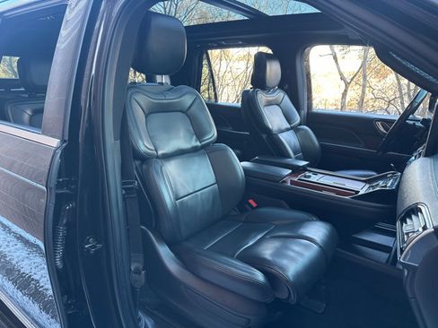 Used 2023 Lincoln Navigator L 4WD image 37