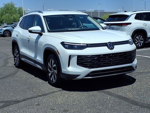 New 2026 Volkswagen Tiguan S FWD image 1