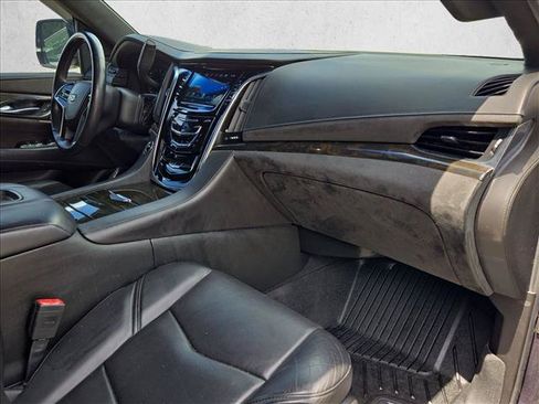 Used 2018 Cadillac Escalade ESV Platinum RWD image 25