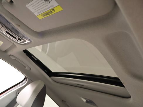 Certified 2021 Hyundai Elantra Limited FWD image 16