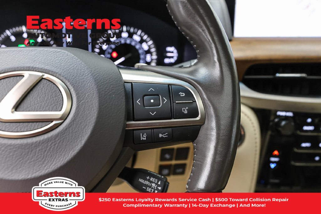 Used 2021 Lexus LX 570 4WD w/ Luxury Package image 17