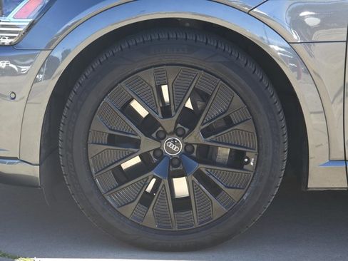 Used 2024 Audi Q8 e-tron Prestige w/ Prestige Package image 9