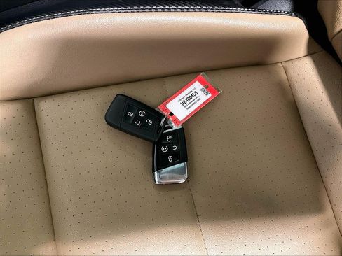 Used 2023 Volkswagen Atlas Cross Sport SE w/ Panoramic Sunroof Package AWD/4WD image 31
