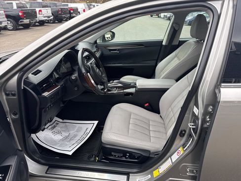 Used 2016 Lexus ES 350 4dr Sdn image 6