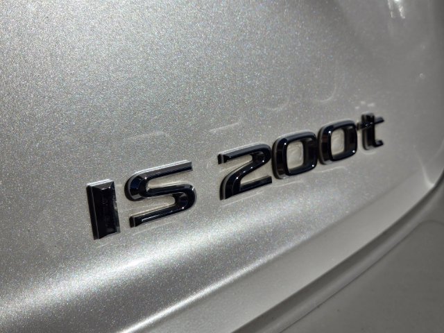 Used 2016 Lexus IS 200t RWD image 9
