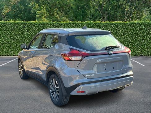 Used 2023 Nissan Kicks SV image 4