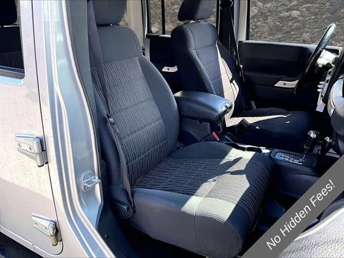 Used 2012 Jeep Wrangler Unlimited Rubicon w/ Dual Top Group AWD/4WD image 7