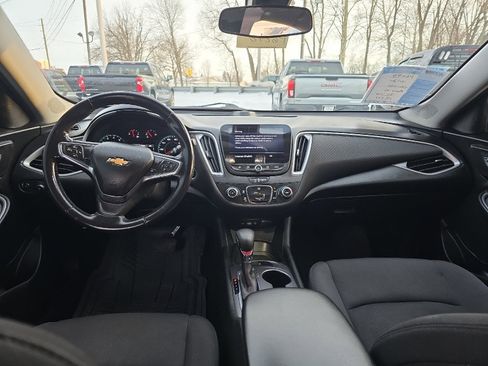 Used 2021 Chevrolet Malibu RS image 9