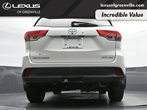 Used 2019 Toyota Highlander XLE AWD/4WD image 36