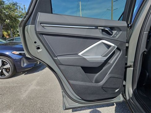 New 2025 Audi Q3 2.0T Premium image 15