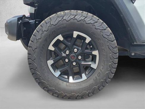 Used 2024 Jeep Wrangler Unlimited Rubicon w/ Technology Group AWD/4WD image 23
