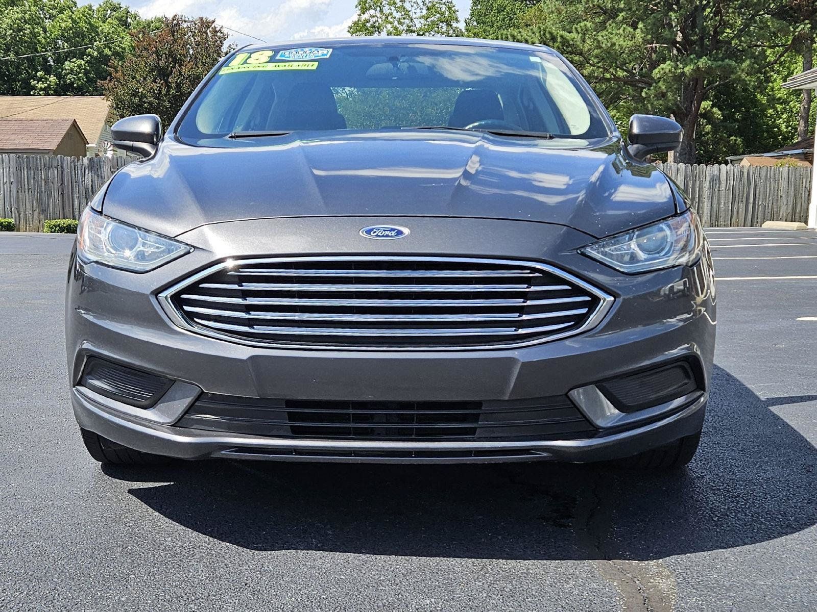 Used 2018 Ford Fusion SE w/ Fusion SE Technology Package FWD image 21