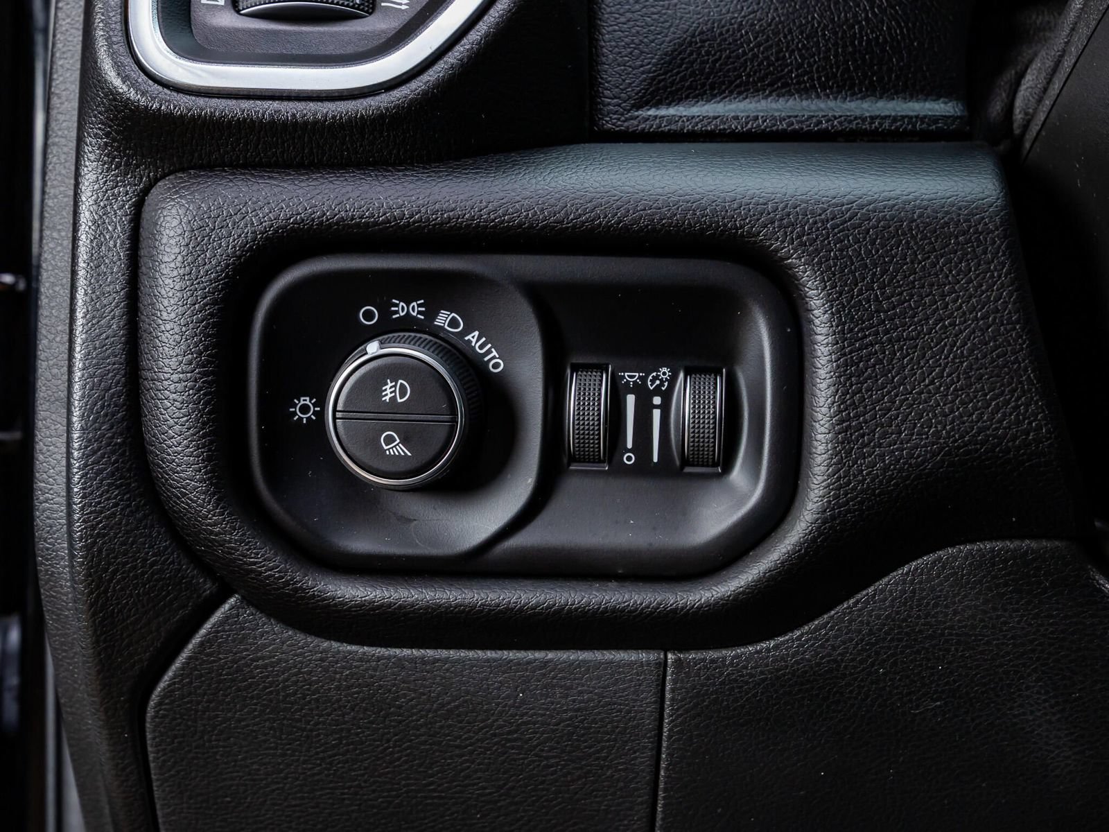 Used 2024 RAM 2500 Laramie w/ Night Edition AWD/4WD image 24