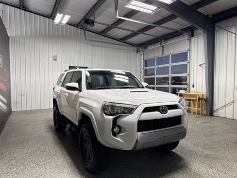 Used 2019 Toyota 4Runner TRD Off-Road Premium AWD/4WD image 30
