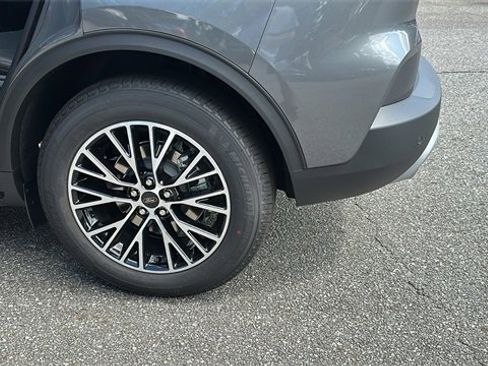 New 2025 Ford Escape SE w/ PHEV Premium Package image 20