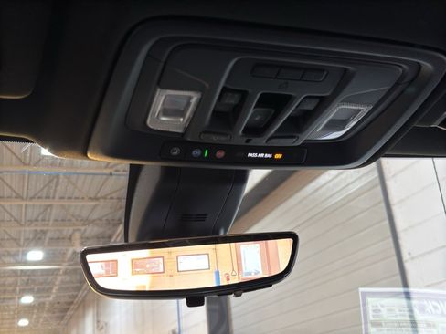 Certified 2022 Chevrolet Silverado 1500 High Country w/ Technology Package image 38