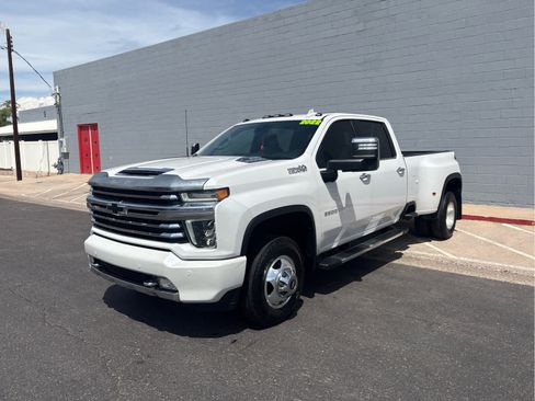 Used 2022 Chevrolet Silverado 3500 High Country w/ Safety Package II AWD/4WD image 2