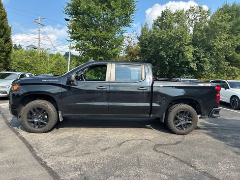 Used 2023 Chevrolet Silverado 1500 Custom AWD/4WD image 2