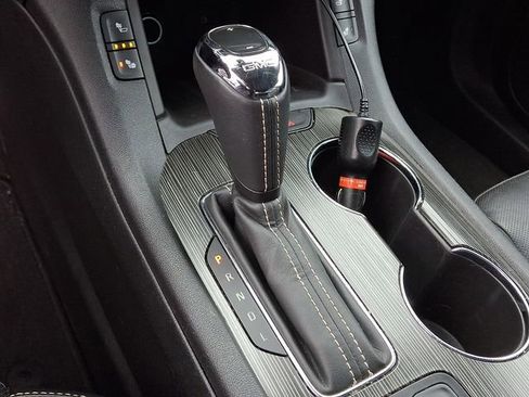 Used 2018 GMC Acadia SLT image 18