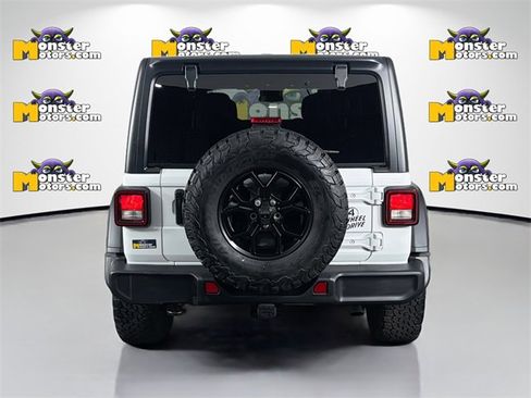 Used 2024 Jeep Wrangler Willys image 6