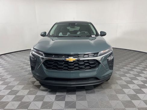 Certified 2025 Chevrolet Trax LS w/ LS Convenience Package FWD image 14