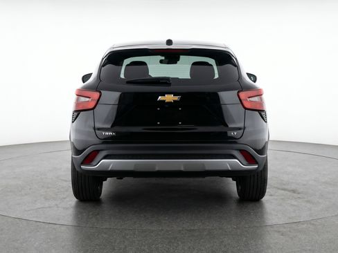 Used 2025 Chevrolet Trax LT FWD image 7