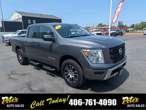Used 2022 Nissan Titan SV w/ Accessory Utility Package image 6