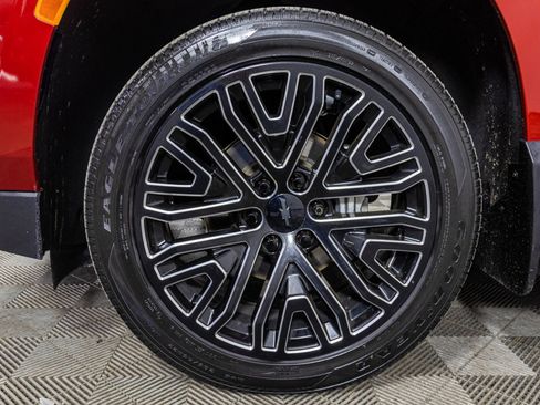 Used 2021 Chevrolet Tahoe LT w/ LT Signature Package image 57