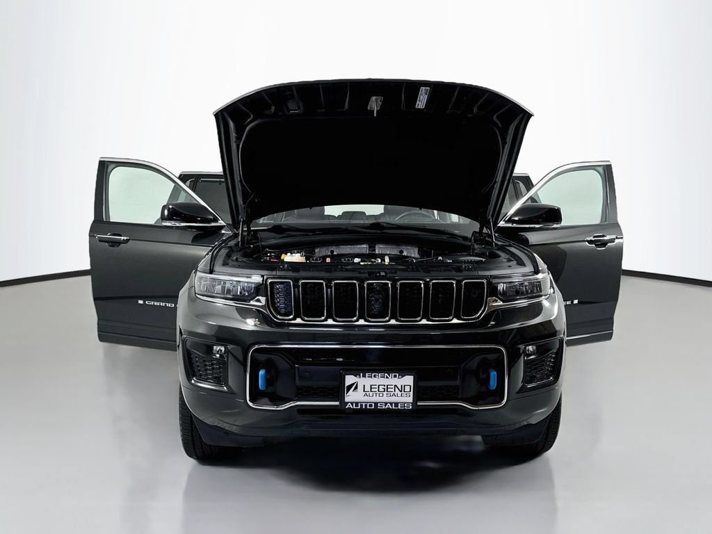 Used 2023 Jeep Grand Cherokee Overland w/ Advanced Protech Group III AWD/4WD image 22