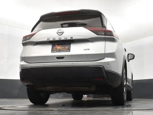 Used 2024 Nissan Rogue S image 13