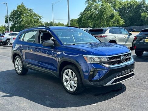 Used 2023 Volkswagen Taos S w/ Driver Assistance Package AWD/4WD image 3
